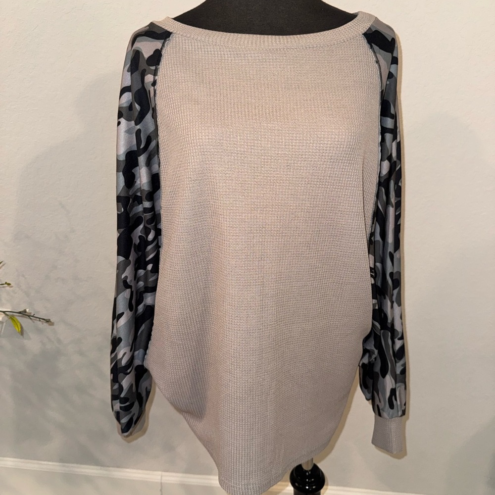 Women's Camouflage Sleeve Sweater